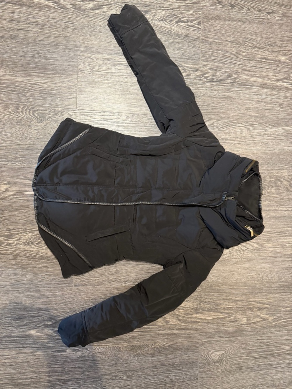 Women’s Black Puffer Jacket - Sleek Insulated Coat